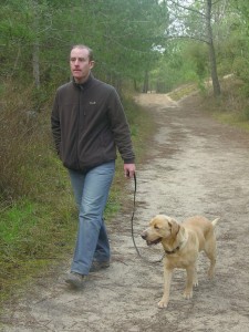 Promenade et dressage canin Chien au Pied
